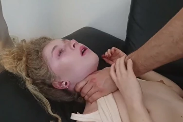 Закатывает глаза от судорожного оргазма и течет белым сквиртом Закатывает глаза от судорожного оргазма и течет белым сквиртом